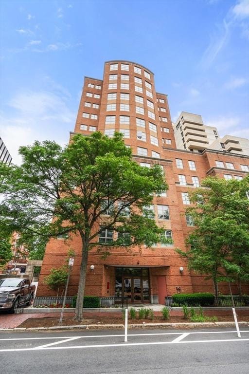 931 Massachusetts Ave Unit 1003, Cambridge, MA 02139 - view of building exterior