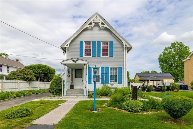 31 Highland St, Southbridge, MA 01550 - view of victorian home
