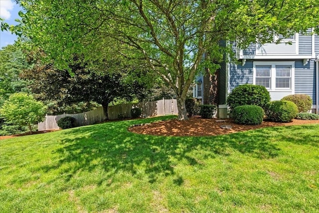 27 Crestview Dr, Uxbridge, MA 01569 - view of yard