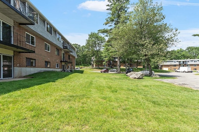 176 Maple Ave Unit 5-5, Rutland, MA 01543 - view of grassy yard