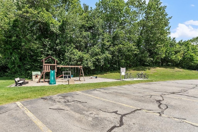176 Maple Ave Unit 5-5, Rutland, MA 01543 - community play area with a yard