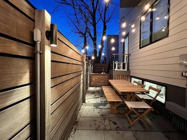 exterior space featuring outdoor dining space