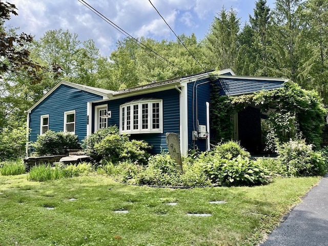 947 Burts Pit Rd, Northampton, MA 01062 - view of property exterior featuring a lawn