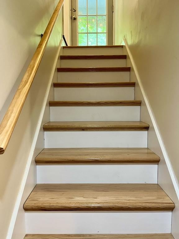 947 Burts Pit Rd, Northampton, MA 01062 - view of stairway