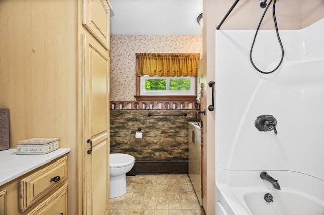 148 Walnut Hill Rd, Orange, MA 01364 - bathroom featuring wallpapered walls and shower / bathtub combination