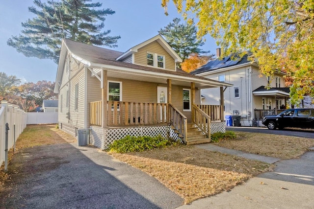 bungalow-style house featuring covered porch