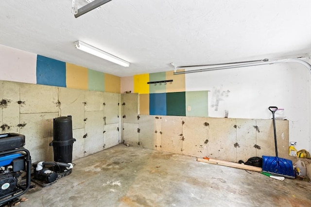 7 Evergreen Cir, Sterling, MA 01564 - view of garage