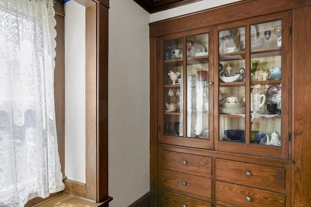 127 Carson Ave, Dalton, MA 01226 - detailed view of crown molding