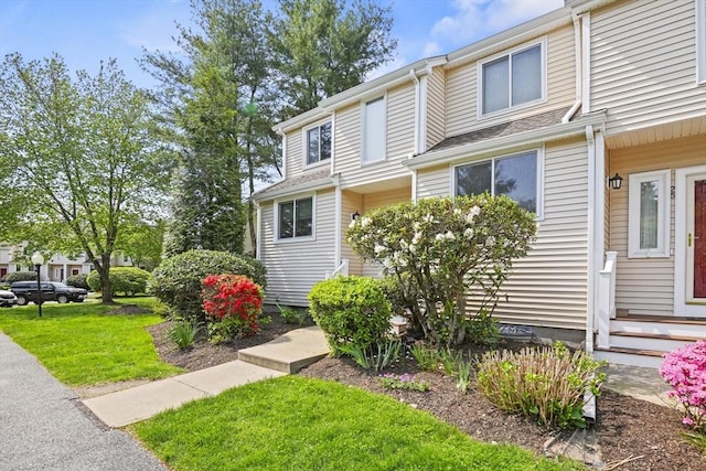 26 Gaslight Ln Unit 26, Easton, MA 02356 - view of property with a front yard
