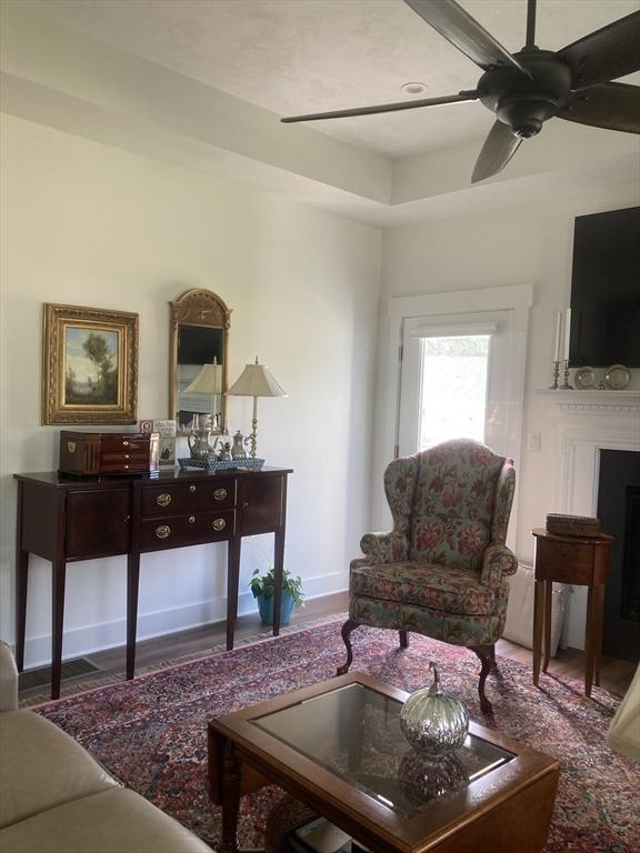 8 Salisbury Hill Blvd Unit 76, Worcester, MA 01609 - living area with ceiling fan and baseboards