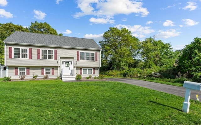 983 Stonegate Lndg, Dighton, MA 02764 - raised ranch featuring a front lawn and driveway