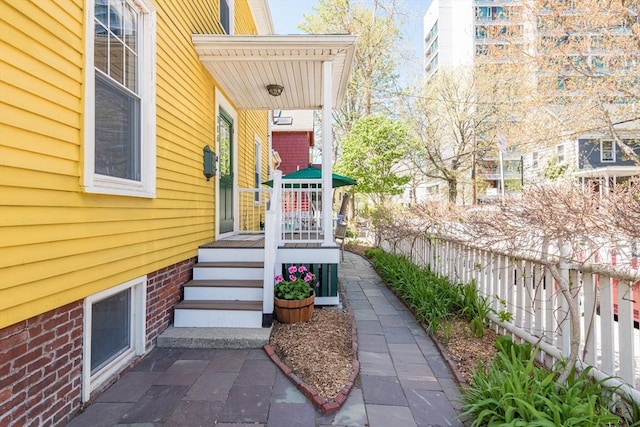 entrance to property with fence