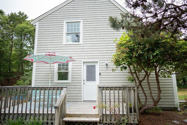 10 Kellies Path, Eastham, MA 02642 - back of property with a deck