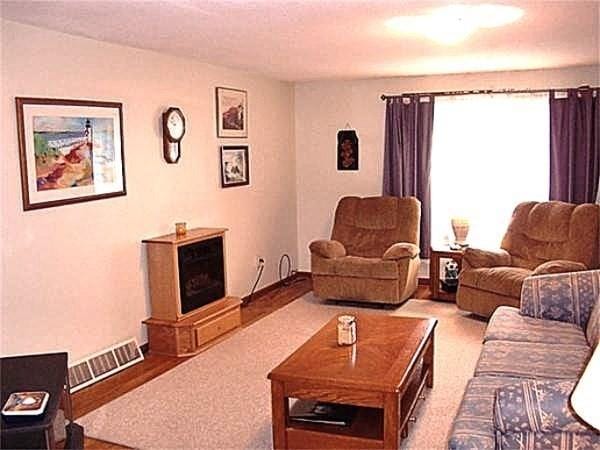 32 Hilltop Ln Unit 2, Easton, MA 02375 - view of living room