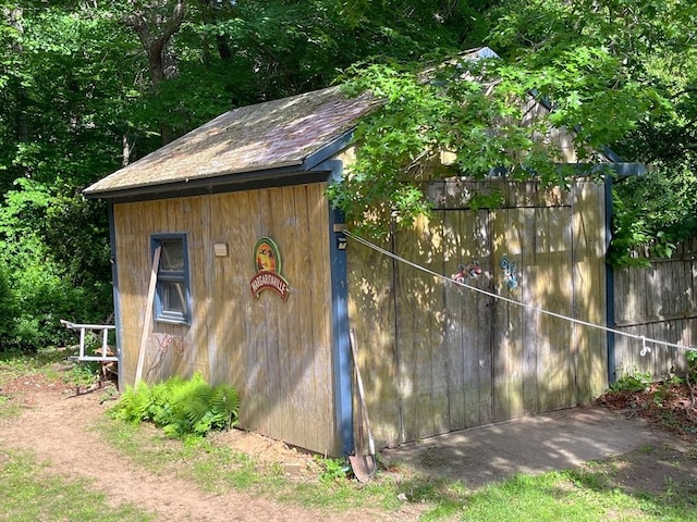 8 Sandy Ln, Pembroke, MA 02359 - view of outbuilding