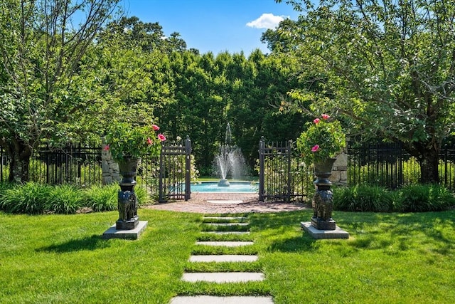 495 Hugh Cargill Rd, Concord, MA 01742 - view of community with fence and a yard