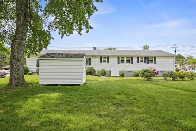 395 Franklin Rd, Fitchburg, MA 01420 - back of property with a yard