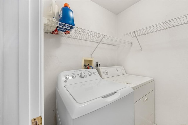 21 Butterfield Ln, Westford, MA 01886 - laundry area with washer and clothes dryer