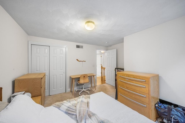 21 Butterfield Ln, Westford, MA 01886 - bedroom featuring a closet