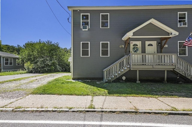 view of front of house featuring a porch