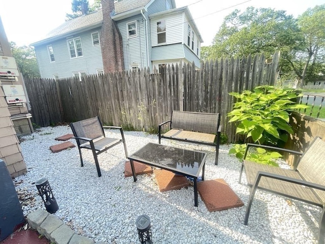 98-100 Fenwick St, Springfield, MA 01109 - view of patio