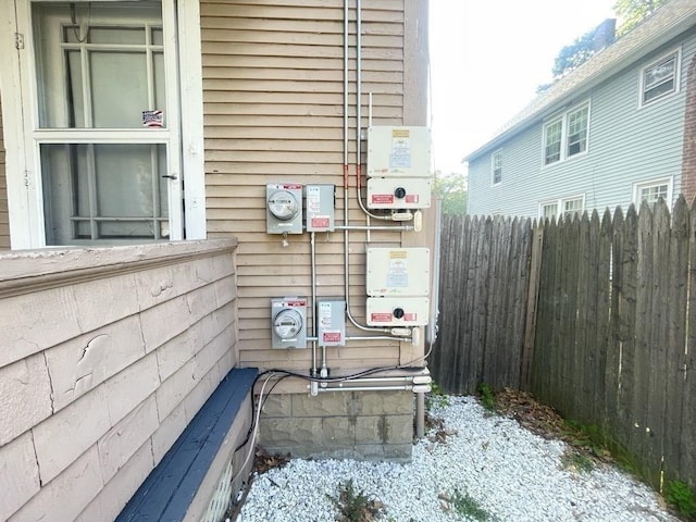 98-100 Fenwick St, Springfield, MA 01109 - exterior view of related energy utilities