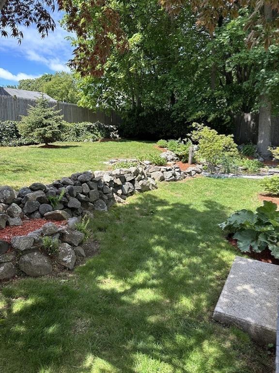 40 Elmwood Cir, Peabody, MA 01960 - view of yard
