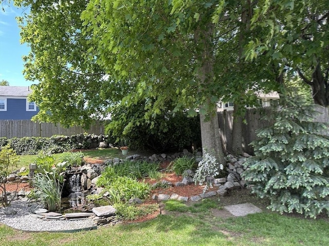40 Elmwood Cir, Peabody, MA 01960 - view of yard