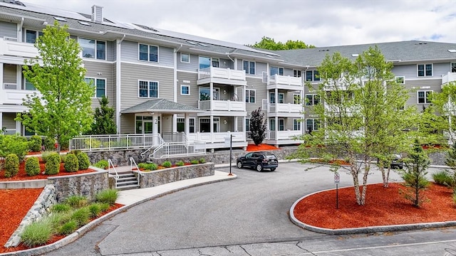 2 Inwood Dr Unit 3003, Woburn, MA 01801 - view of property with uncovered parking