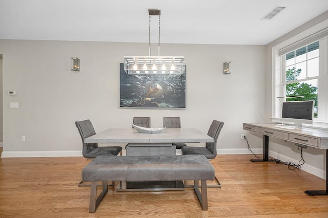 2 Inwood Dr Unit 3003, Woburn, MA 01801 - dining area featuring light wood finished floors and baseboards
