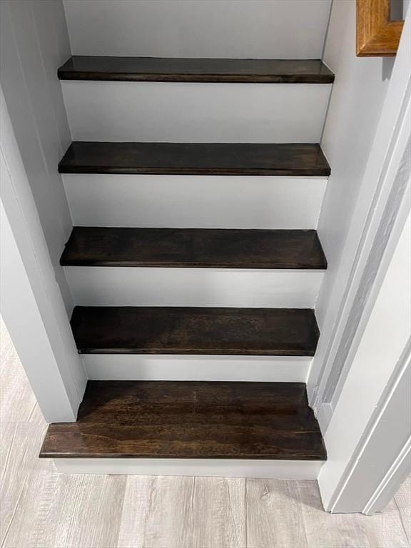 7 Coolidge St, Hudson, MA 01749 - view of staircase