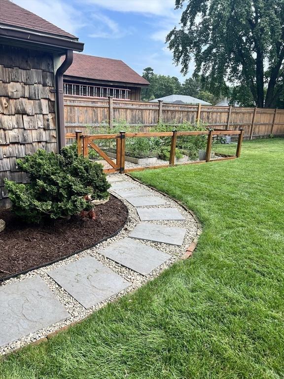 view of yard featuring fence