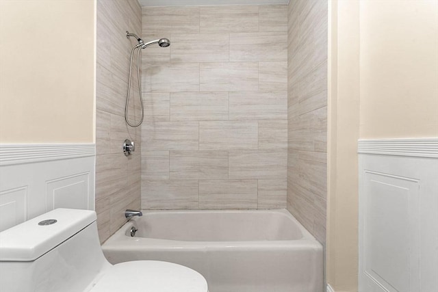 8 Lafayette Park Unit 9, Lynn, MA 01902 - full bathroom featuring shower / washtub combination and wainscoting