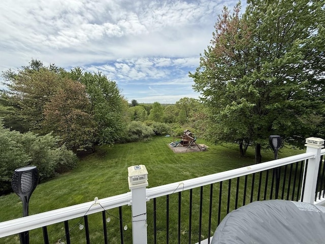 5 Cortland Dr, Hudson, MA 01749 - view of grassy yard with a balcony