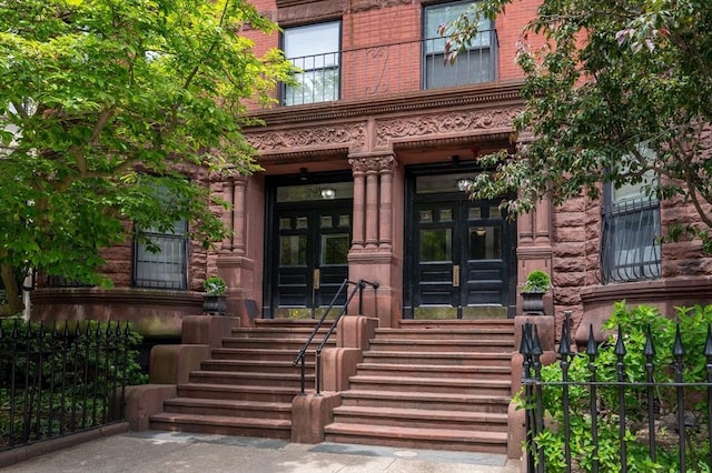 293-295 Commonwealth Ave Unit 3B, Boston, MA 02115 - view of exterior entry featuring covered porch