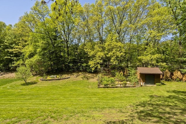 198 Mountain View Dr, Holyoke, MA 01040 - view of grassy yard