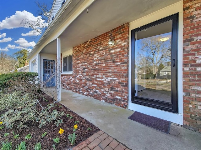 11 Great Oak Rd, Brewster, MA 02631 - entrance to property with covered porch and brick siding