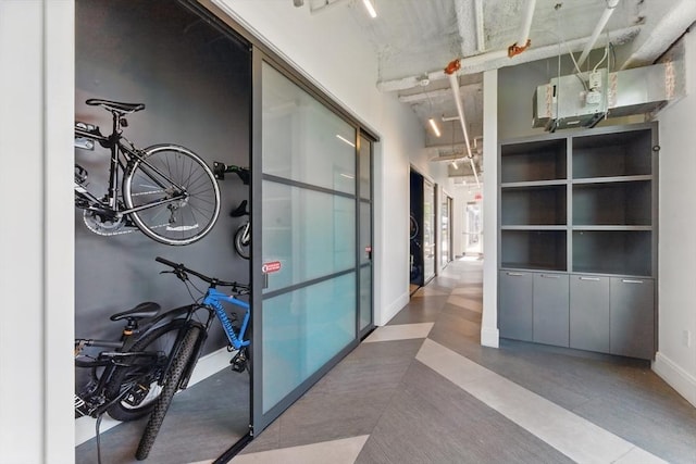 191 Washington St Unit 524, Boston, MA 02135 - hallway featuring baseboards
