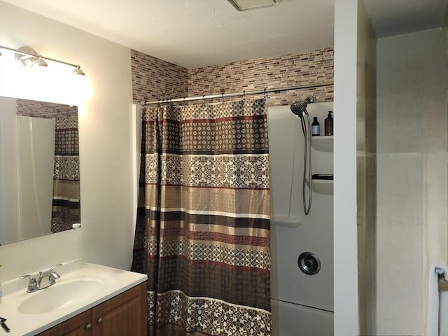 4 Post Oak Ln Unit 15, Natick, MA 01760 - bathroom featuring vanity and a shower with curtain