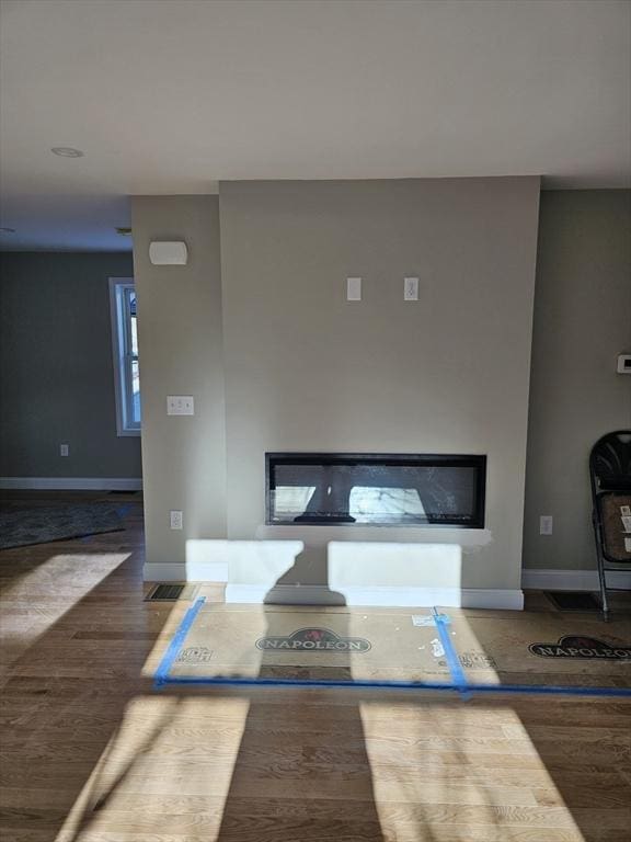 room details featuring hardwood / wood-style floors