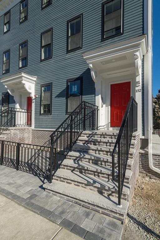 152 Pleasant St, Boston, MA 02125 - property entrance