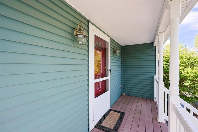 balcony featuring covered porch
