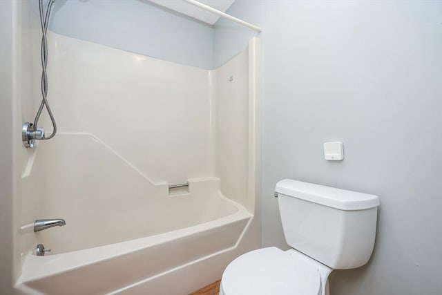 full bath with bathtub / shower combination and toilet