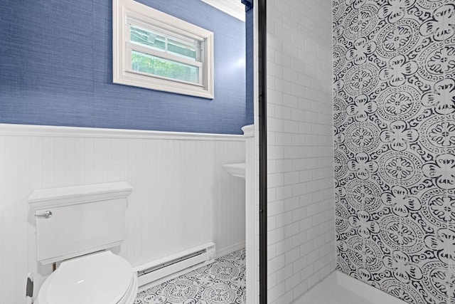 20 Saint Elmo Rd, Worcester, MA 01602 - full bathroom featuring a baseboard radiator, wainscoting, toilet, a tile shower, and tile patterned floors