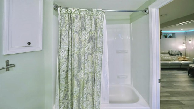44 Drexel St, Worcester, MA 01602 - full bath with shower / bath combination with curtain