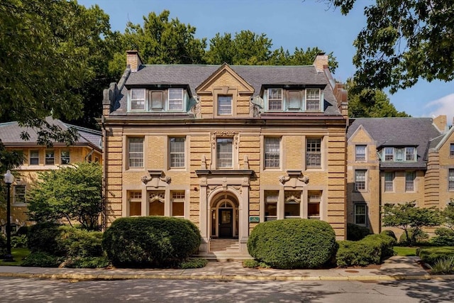 65 Glen Rd Unit H4, Brookline, MA 02445 - view of front of house featuring a chimney