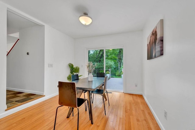 10 Fox Holw Unit 10, Wayland, MA 01778 - dining area featuring light wood-style floors and baseboards