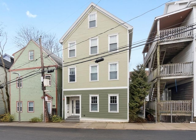 view of front of house featuring entry steps