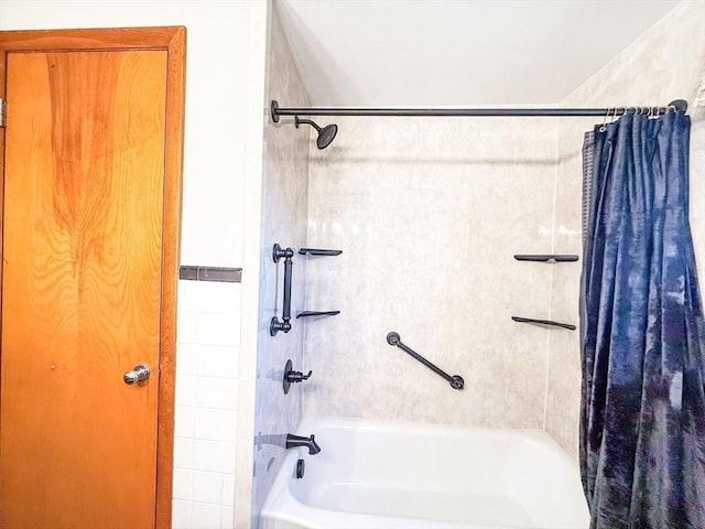 full bathroom featuring shower / tub combo