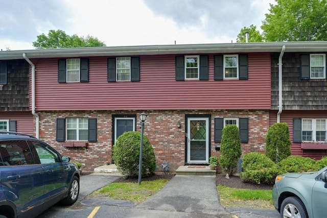 280 Elm St Unit 26, Marlborough, MA 01752 - townhome / multi-family property featuring brick siding and uncovered parking
